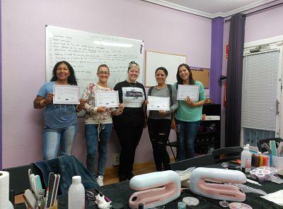 Foto del curso de decoración de uñas del día 25/09/16 Foto del curso de decoración de uñas del día 25/09/16