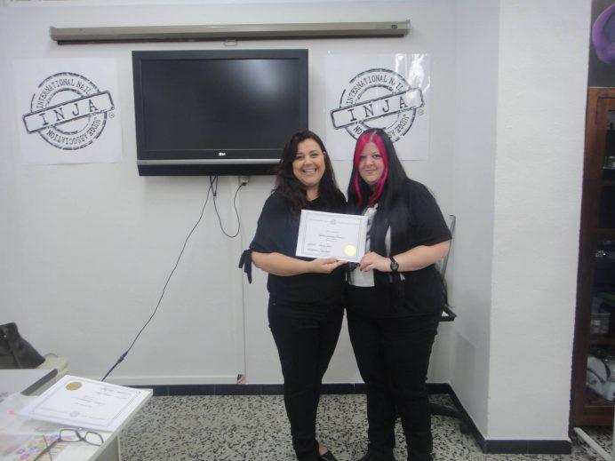 Con Lysa Comfort recibiendo el diploma del curso