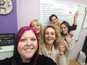 Fotos de las alumnas del curso de uñas de gel y acrílico en grupo reducido 29/12/2017 Fotos de las alumnas del curso de uñas de gel y acrílico en grupo reducido 29/12/2017