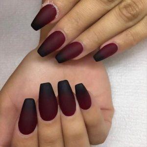 UÑAS ACRÍLICAS COLOR VINO