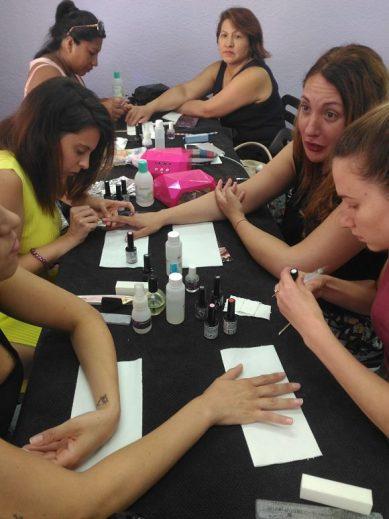Fotos de las alumnas del curso de esmalte permanente del día 5/8/18 Fotos de las alumnas del curso de esmalte permanente del día 5/8/18