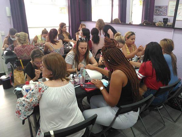 Foto de las alumnas del curso de acrílico y gel día 12/08/18 Foto de las alumnas del curso de acrílico y gel día 12/08/18
