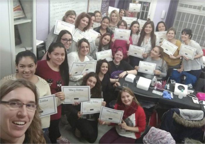 Foto de las alumnas del curso de uñas de gel y acrílico del día 18/11/18 Foto de las alumnas del curso de uñas de gel y acrílico del día 18/11/18
