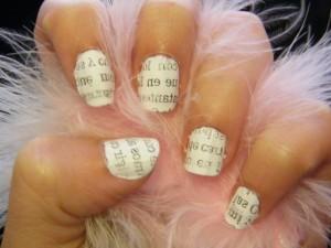 Uñas de periódico Uñas de periódico