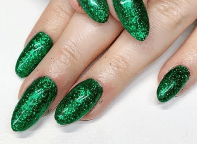 Diseño Glitter verde - Uñas y Estética