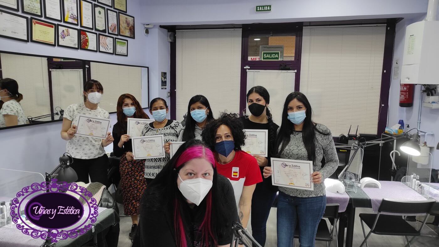 Fotos de las alumnas. Acrílico 7 de marzo de 2021, Uñas y Estética