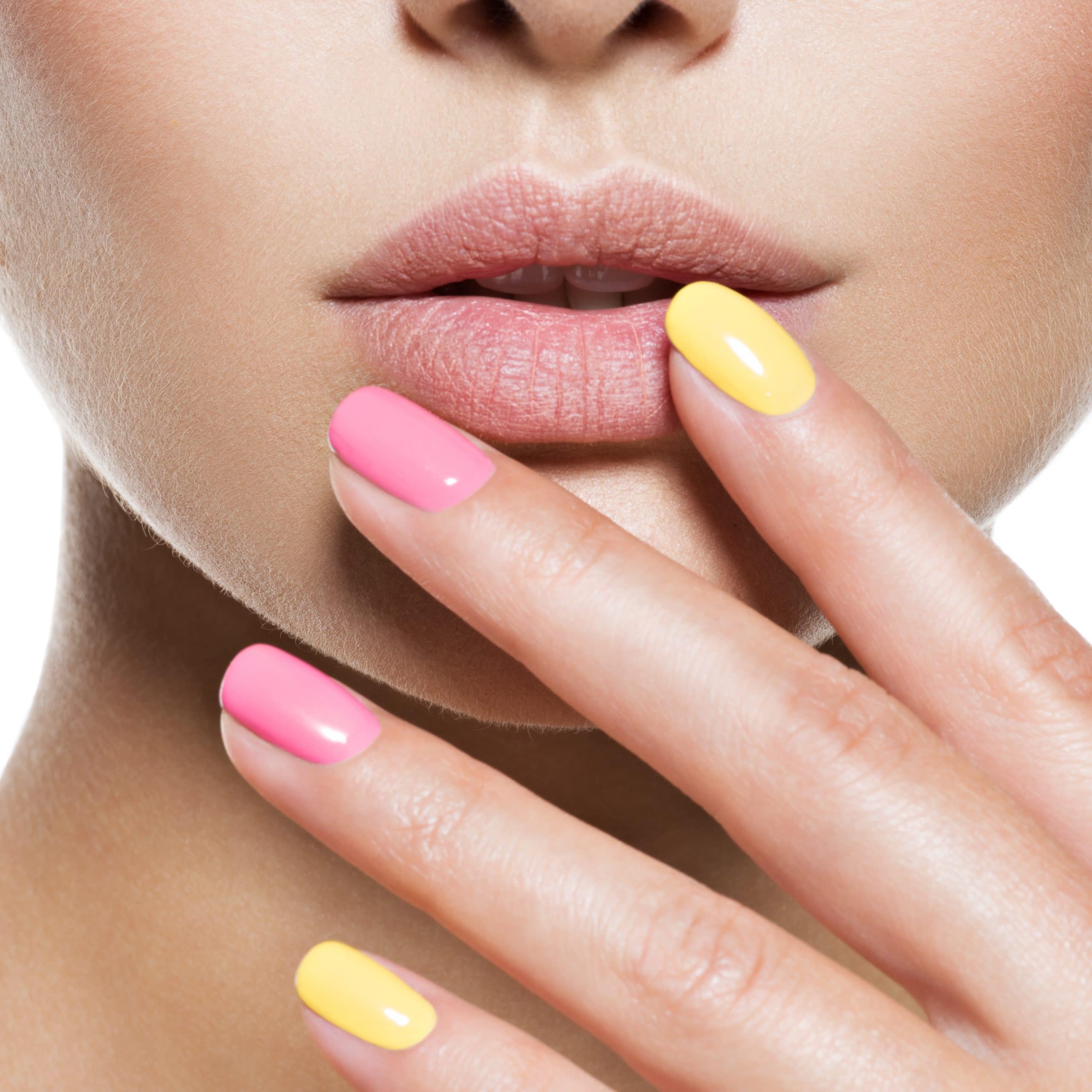 Butter Yellow: El color de moda para tus uñas