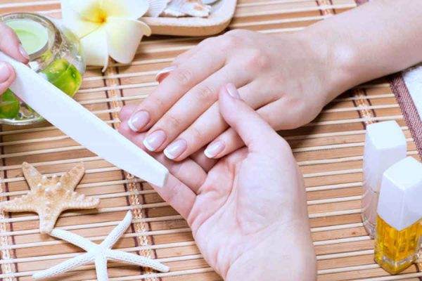 Errores comunes en el remojo y secado de uñas | Uñas y estética